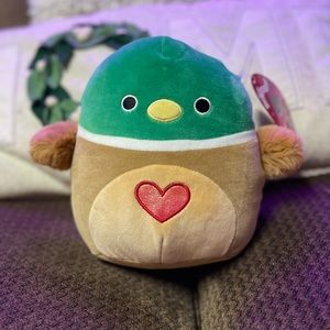 NWT squishmallow Avery duck 8” valentines squish